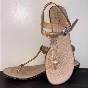 b o c ladies gold/tan, super cute sandals!